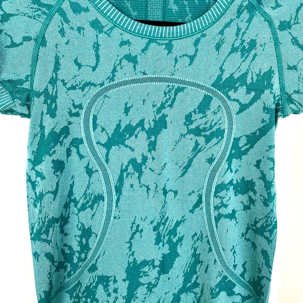 Lululemon Short Sleeve Workout Shirt